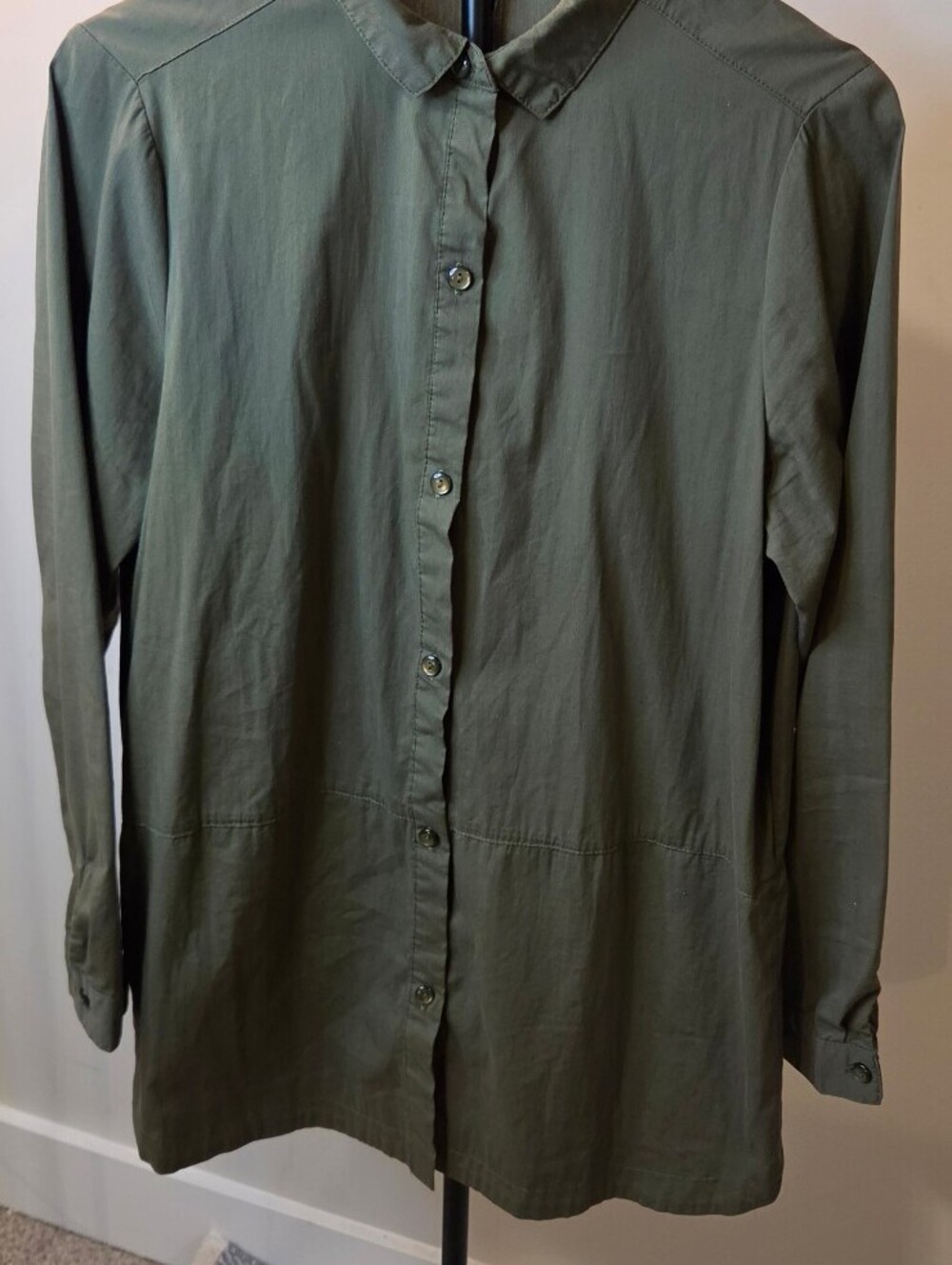 SOLD!!! Womens Studio Olive Green Button-Up Shirt XL